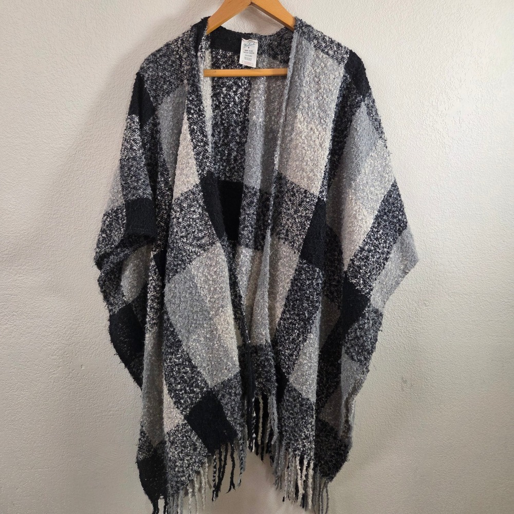 Woolrich Womens One Size Buffalo Plaid Fringed Boucle Poncho Wrap Black Gray